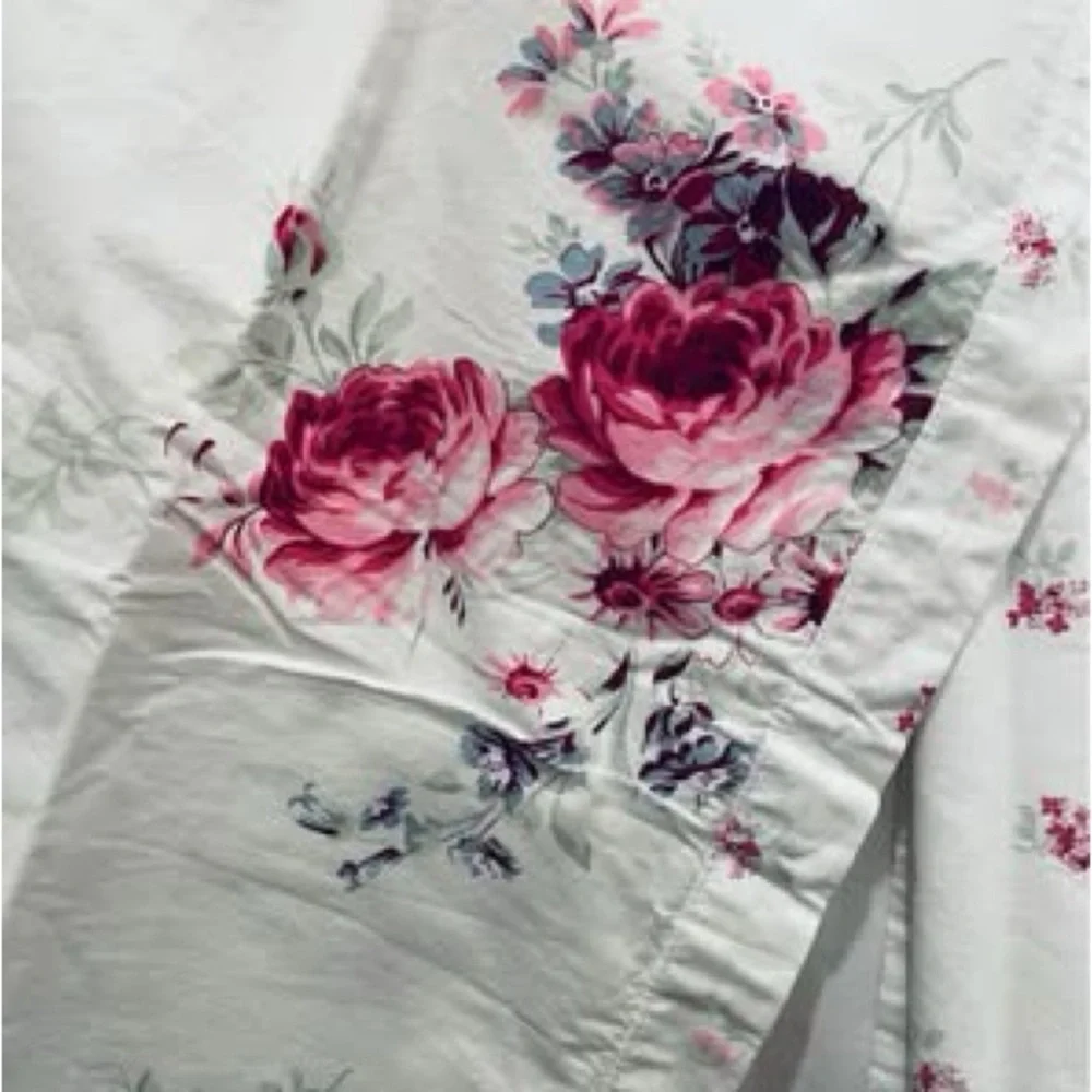 Rachel Ashwell Simply Shabby Chic  Rose White 2 Shame  100% Cotton